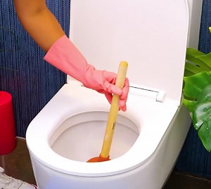 21K views · 58 reactions | Tackle Any Bathroom Challenge with These Clever Hacks! | 5-Minute Workouts | Facebook