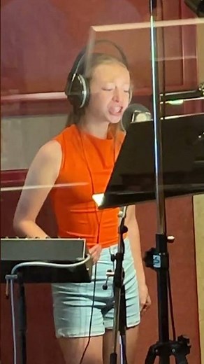 🎤 SHALLOW.. Studio recording of the well-known duet by Lady Gaga and Bradley Cooper - Emma-Sophie