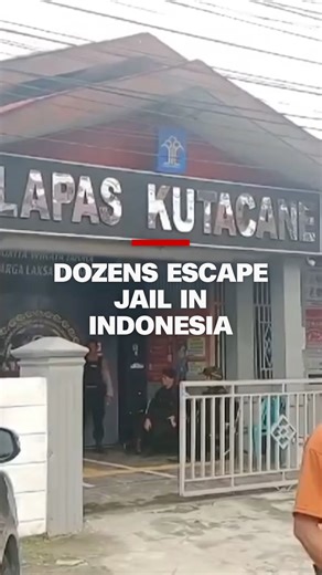 288K views · 917 reactions | Dozens of inmates escaped from Indonesia's Lapas Kutacane prison earlier this week. Some were seen leaping over the prison's gates others escaped through the roof. As of Tuesday night, 21 of the 52 escapees have been recaptured or surrendered, CNN Indonesia reports. | CNN | Facebook