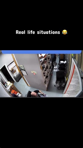 Yall open right? 😂 #cellphone #retail #fyp #custumerservice #retailproblems
