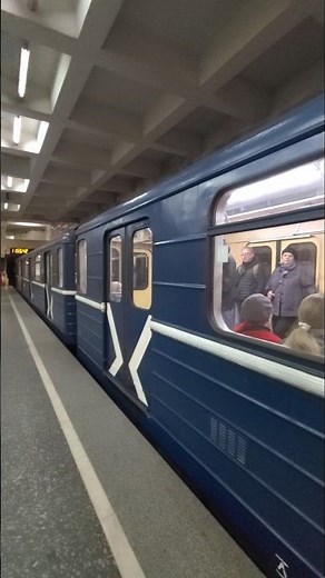 Поїзд вирушає зі станції #метро #kharkiv #транспорт