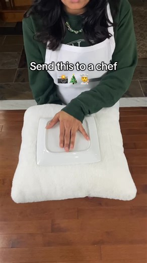 ClipCam on Instagram: "👨‍🍳 POV: the tickets start flying, burners flare, and every chop, flip, and finish finally looks exactly how you command the kitchen. From prep grind to plated perfection — capture the hustle from your perspective. 🔥📸 #chef #cooking #povcamera #christmasgift"