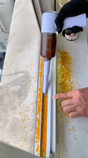 the process of cleaning windows using special tools quickly