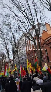 🔴 Toulouse en Luttes #EnDirect du rassemblement en soutien aux Peuples du #Rojava ! Aujourd'hui 🇸🇾 en #Syrie le ROJAVA est attaqué... Cette région du nord-est du pays a tenté d'autres voies : de Démocraties locales - d'égalité entre les hommes et les femmes - de coexistence entre les Peuples. Mais ces derniers jours ces populations subissent répressions et violences et 🗣️ se taire c'est laisser faire ⚠️ En Solidarité ✊🏼 avec les Peuples du Rojava et pour la défense de la Liberté ⛓️‍💥 et de