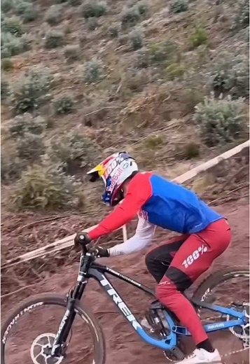 Riders Confirmados para Red Bull Cerro Abajo 2025