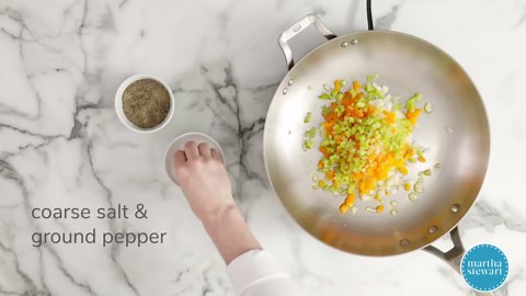 Martha Stewart’s expert method for the juiciest chicken burgers