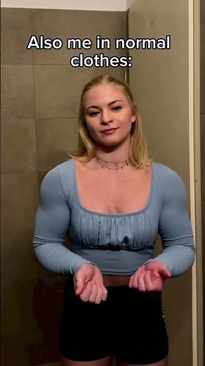 OMG 😱 Wait for the End 😍 Muscle Girl Flex Bicep in Normal Dress | Fbb flex #bicep #gym #viral