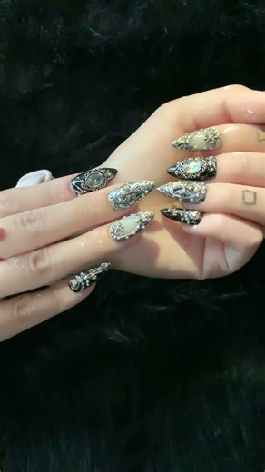 Boom Boom Boom #nails #nailtrends #nailart #dragonnail #nailinspo #nailtech #naildesign #nailart