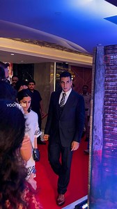 🔊”main udhar aa jaaonga toh yeh chillayenge” akshay kumar speaks to the media at the premiere of his movie kesari 2 | Voompla