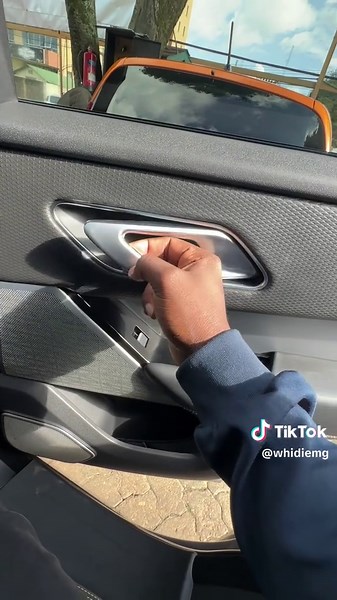 Range Rover Velar Year 2020 Price 8.8M ▪️2000cc Diesel Engine ▪️Automatic Transmission ▪️Panoramic Moonroof ▪️Leather Interior ▪️Digital Display ▪️360° View Camera ▪️Mileage 32k Kms ✅Bank Financing From 70% and up to 5yrs Repayment Period .