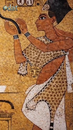 Pharaoh Ay performing Ceremony on his successor, Tutankhamun #tomb #Pharoah #tutankhamun #carving