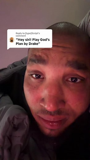 Reproduciendo 'God's Plan' de Drake con Siri