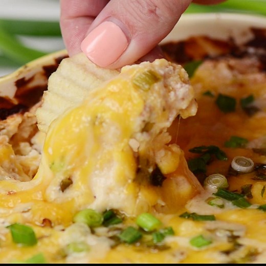 WARM AND CHEESY CRACK DIP is the ultimate dip for parties! It is always the first thing gone when I serve it up!!! RECIPE-->https://realhousemoms.com/warm-cheesy-crack-dip/ | Real Housemoms