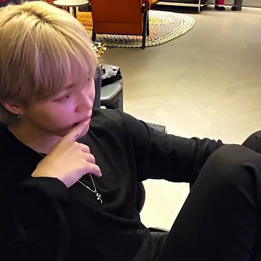 Jimin watching his Filter performance on his Live after the concert #jimin #jiminbeauty