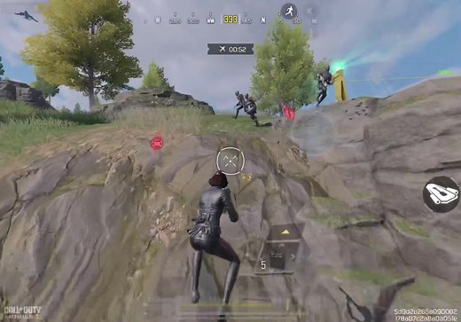 Intense Call of Duty Mobile Gameplay: Chasing Down Enemies