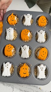 easiest halloween treat!🎃👻 Real recipe and so fast and easy. Grab your Rice Krispies, and peeps, and you have a yummy halloween dessert. A must try, especially with your kids! | The Daily Nelly
