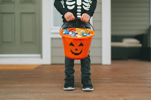 What Time Does Trick-or-Treating Start and End on Halloween 2025?