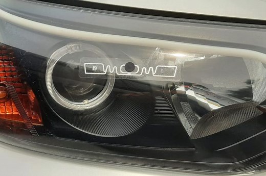 Stiker RFID Buat Bayar Tol Tanpa Berhenti Wajib Nempel di Headlamp Kanan, Ini Alasannya - Otomotifnet.com