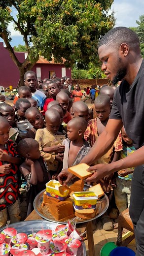 Join us feed 1000s of poor homeless kids!! Donate using PayPal link in bio. | Baker Nalugoda