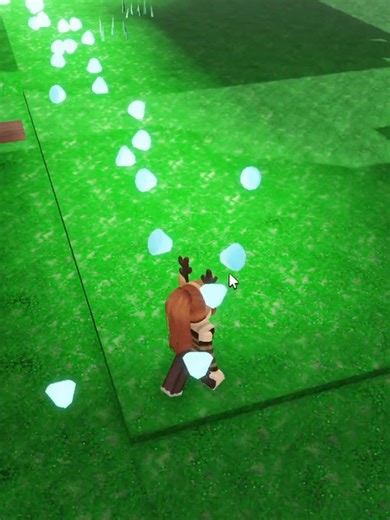 Diamond Deer vs Normal Diamond in Roblox Gameplay