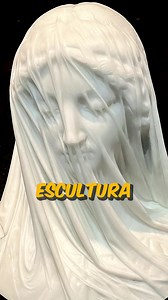 La Virgen Velada representa a la Virgen María con un velo cubriendo los contornos de sus rasgos realistas. Aquí puedes ver más estatuas increíbles 👇 https://cerebrodigital.net/estatuas-hiperrealistas-volaran-la-cabeza/ | Cerebro Digital