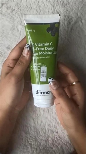 Derma Co Oil-Free Moisturizer Review💕🤗#thedermaco #skincare #mosturizer #ytshorts