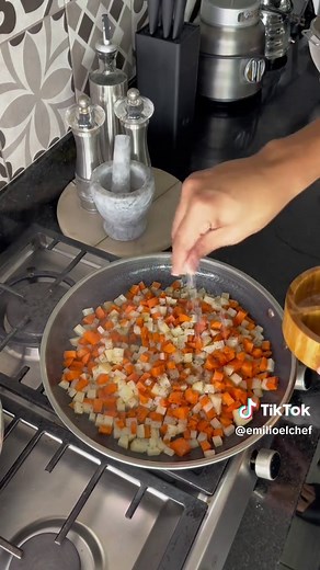 Chilaquiles Potosinos: Receta Deliciosa y Fácil
