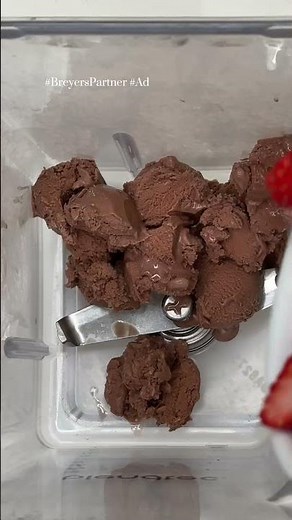 Breyers® CarbSmart™ Chocolate & Strawberry Shake Recipe