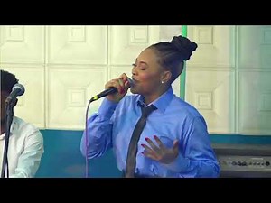 Joelle ntumba (cover) fongola likolo du pasteur mike Kalambay