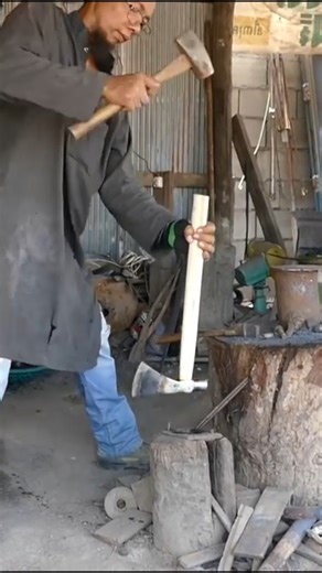 24K views · 425 reactions | Forging a tomahawk axe from rusty round bar #metalwork #levelup #howto #blacksmith #diytools #diy | METAL WORKS | Facebook