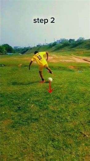 back cut skill in football 💪🏈#shots #viral #soccer