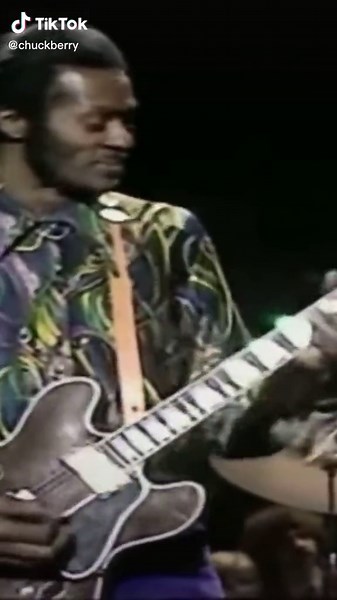 Throwing it back to Chuck's performance in London in 1972! #LiveMusic #guitartok #guitarsolo #musictok #fyp