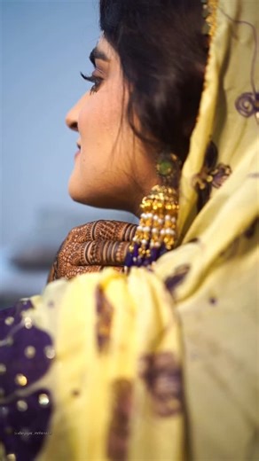 Shafiya Shafi on Instagram: "I made this stunning floral jewellery for my MAL MEANZ Customised it beautifully with real hydranga flowers and beautiful purple pearl hangings!🍀 Additionally, i also hand-painted a floral silk duppta for my outfit frm scratch because i wanted to make it as personal as possible! ❤️🍀 My Mal Maeanz make up was done by my favrouite human @_makeupbymanu . It was my wedding n for makeup @_makeupbymanu has always been my first choice! Thankyou @_makeupbymanu for being a 