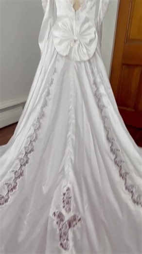 1980s White Wedding Gown, Cathedral Train, 80s Does Victorian Style, Size Medium Wedding Dress, Vintage Wedding Gown, Puffed Sleeves, Lace - Etsy