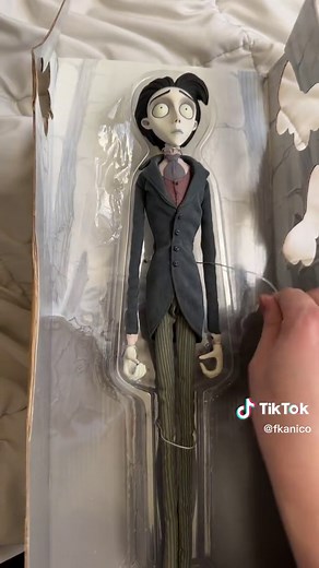 Unboxing Childhood Dream: Corpse Bride Dolls