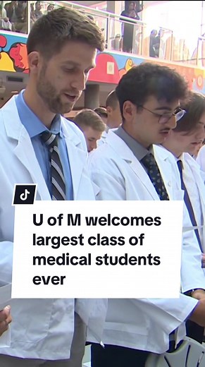 The University of Manitoba welcomed its largest class of medical students ever this week at a time-honoured ceremony where students received their first white coats. #manitoba #winnipeg #doctors #doctor #healthcare #health #physician