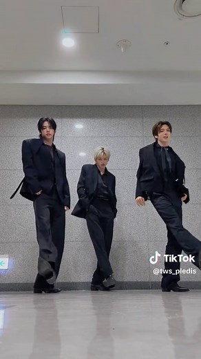 Love Shot Dance Performance by TWS Members