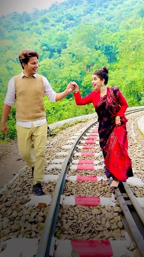 Ashish Chamoli on Instagram: "Parsi Dekhi ❤️ . #Ashishchamoli #trendingreels #parsidekhichhajjamachai"