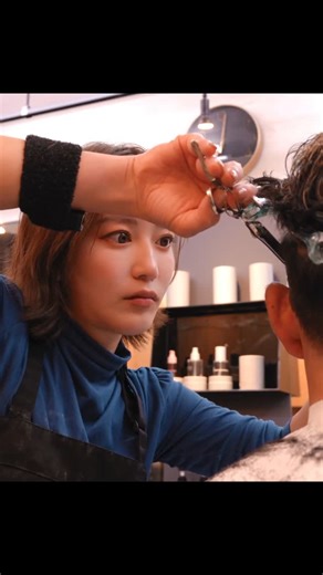 TOKYO ASMR MASSAGE on Instagram: "Mizuki Okada at Barber Tokutoko in Shin-Nakano, Tokyo, really listens to your hair length and preferences, so you can feel confident leaving it in her hands. It’s great that she works with you to create the perfect style together. 💈Barber TOKUTOKO 3-34-3 Chuo, Nakano-ku, Tokyo, Japan 東京新中野にある理容室「バーバートクトコ」の岡田みずきさん。 髪の長さや希望をしっかり把握してもらえるので、安心してお任せできます。 一緒にちょうど良いスタイルを相談しながら作ってくれるのが嬉しいです。 女性目線でさらに魅力的に仕上げてもらえます😀 💈バーバートクトコ 東京都中野区中央3-34-3 @tokutoko_mizuki @tokutoko11