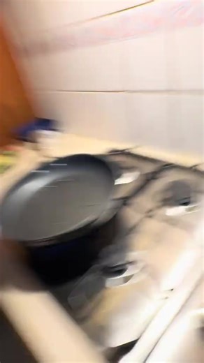 Cook a One-Handed Beef Burger in 2 Minutes