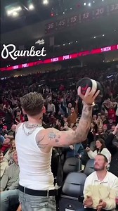 YEAT WAS THROWING OUT CUSTOM T-SHIRTS AT THIS TRAILBLAZER’S GAME #yeat #adl #trailblazers