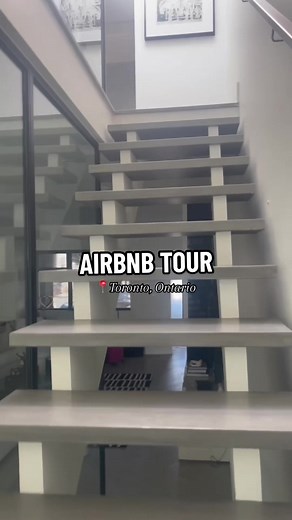 AIRBNB HOUSE TOUR in Toronto, Ontario @airbnb #airbnb #toronto #ontario #airbnbtoronto #airbnbontario #wheretostayintoronto