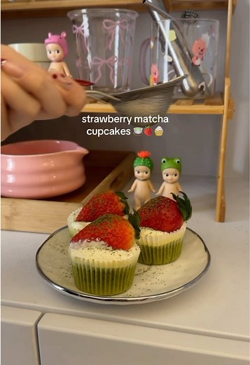 Delicious Matcha Cupcakes Recipe | Baking Tutorial