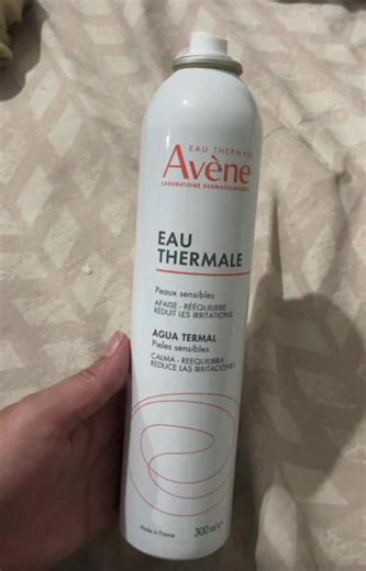 Agua termal de Avene: para qué sirve y cómo usarla