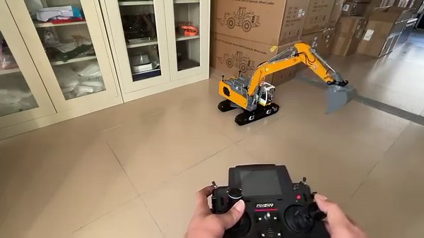 59K views · 1.1K reactions | The function test of lesu 945 hydraulic excavator before shipment. | Toucanhobby | Facebook