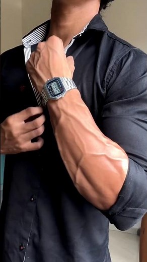 Using hand gripper for grip strength at home😵#shorts #workout #gripstrength #forearms #shortsfeed