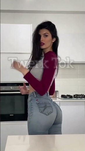 Perfect Body In Jeans 🤤🍑 MILLIONS OF VIEWS #jeans #twerk #twerktok