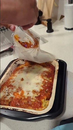 Stouffers meat lasagna review 😋#1k #reviews#walmartfinds #2025 #meatlovers #cookingvideo #readymade