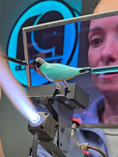 Hownto make a bird with glass? Etsy Shop -Glasstuffstudio - . . #etsyshop #glassbirdart #glassart #birdlovers #giftformom