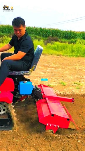 “Mini Tractor Land Leveling Machine Working 🚜🔥 #MiniTractor #FarmingMachine #AgricultureTools”